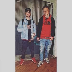 Meet your Posher, Max